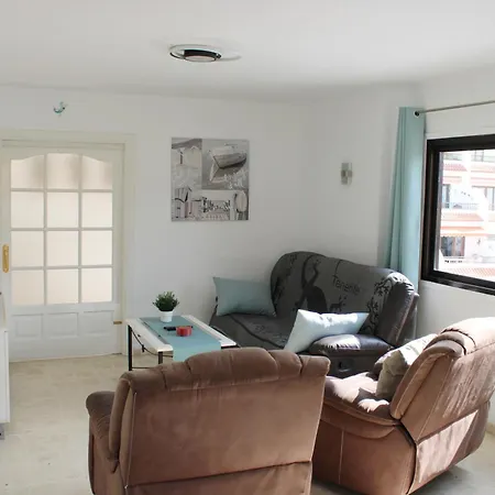 3 Bedroom Penthouse דירה