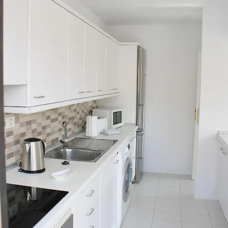 3 Bedroom Penthouse דירה *